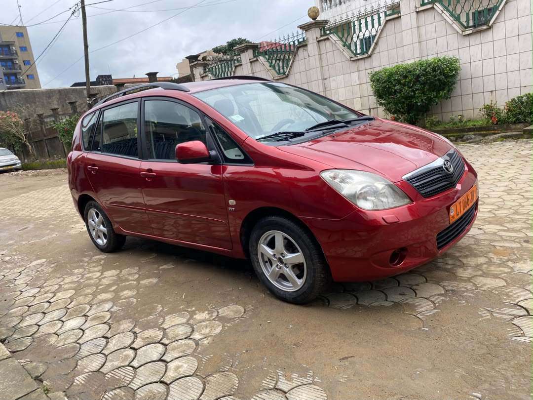 TOYOTA Corolla verso