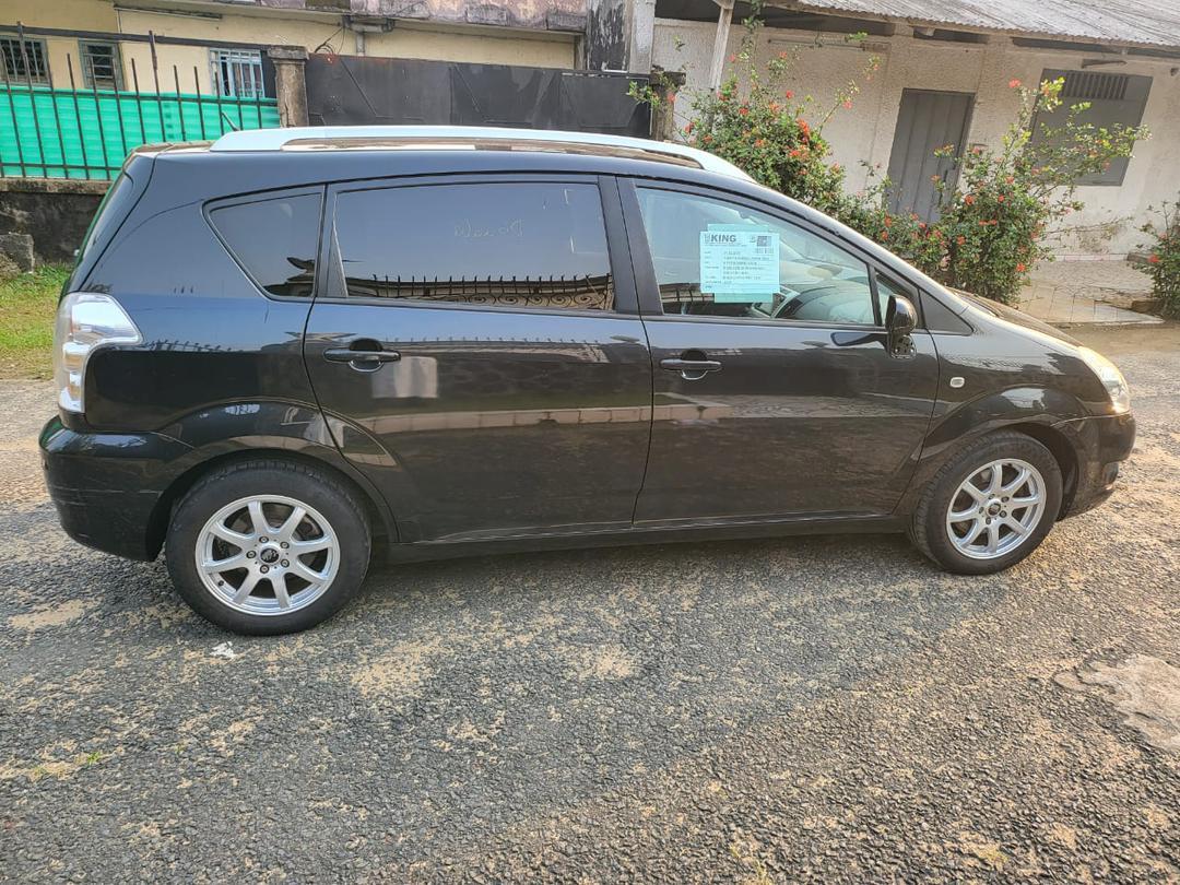TOYOTA Corolla verso