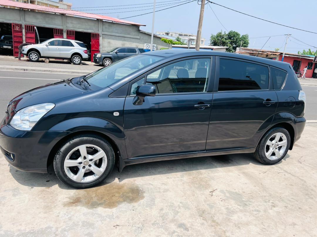 TOYOTA Corolla verso